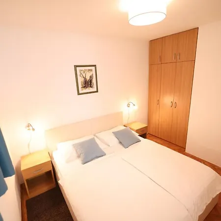 Lucija 4*