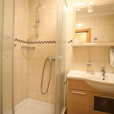Hotell Lucija Posedarje
