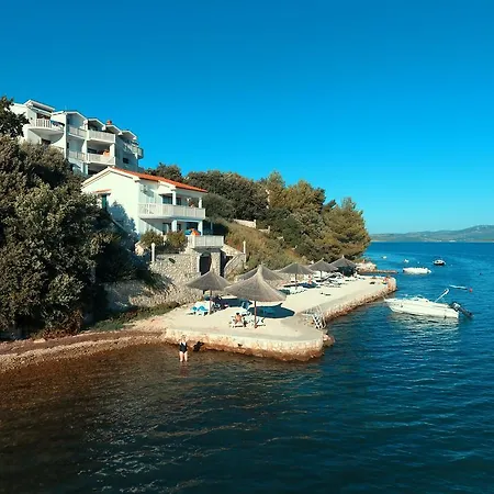 Ξενοδοχείο Lucija