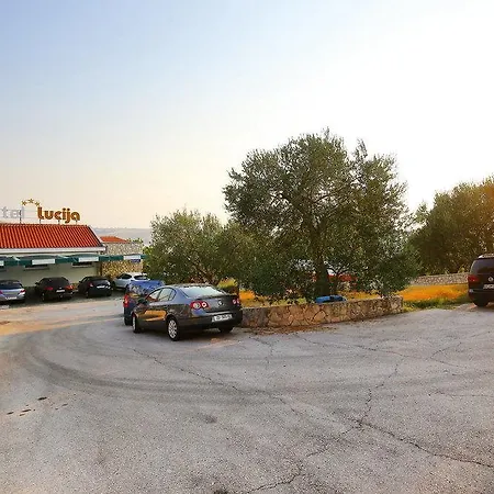 Hotel Lucija 4*