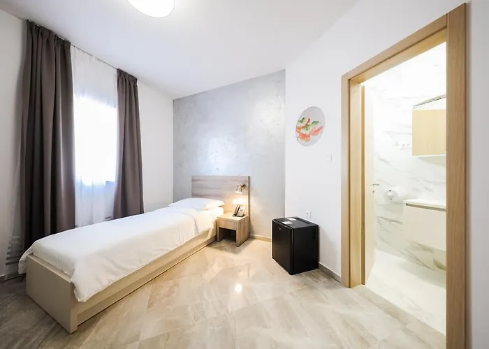 Otel Lucija 4*