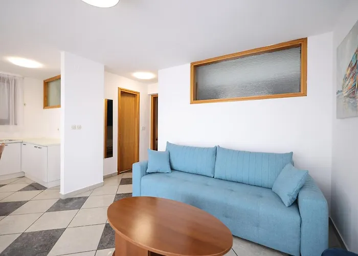 Lucija Otel