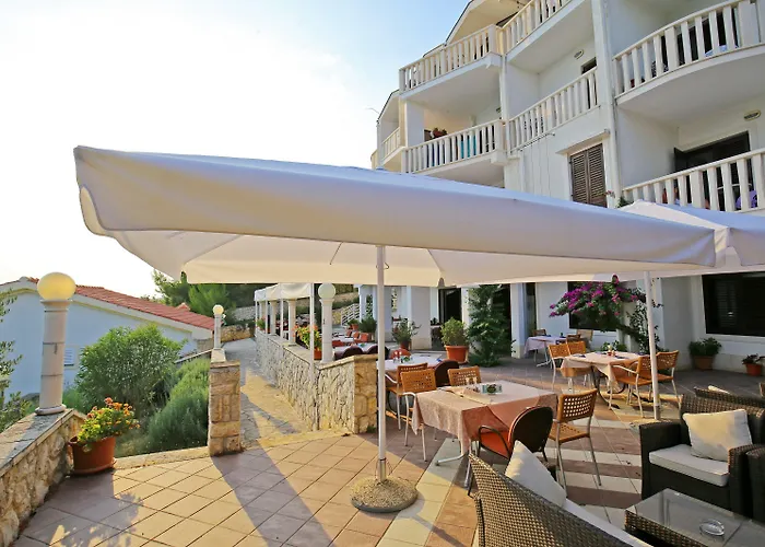 Otel Lucija
