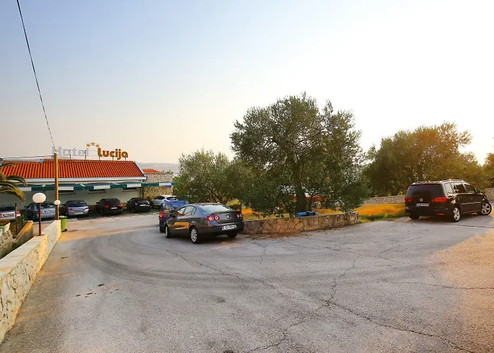 Otel Lucija