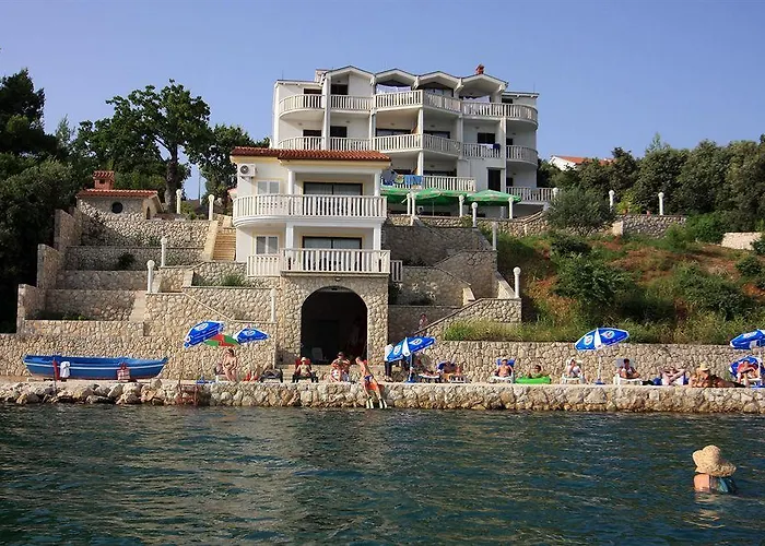 Lucija 4*