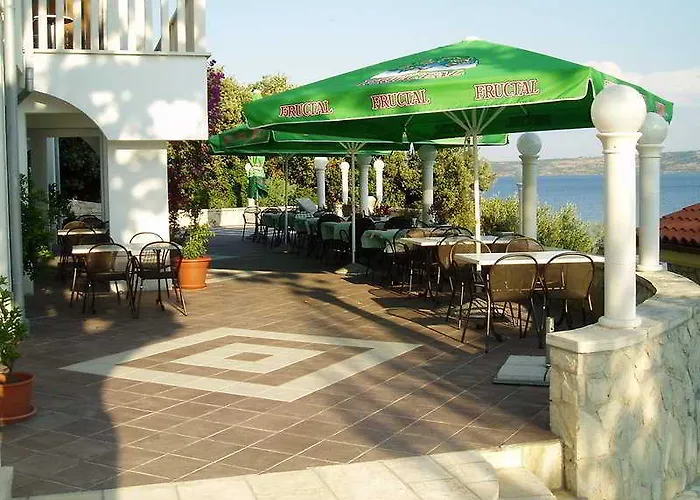 Otel Lucija 4*