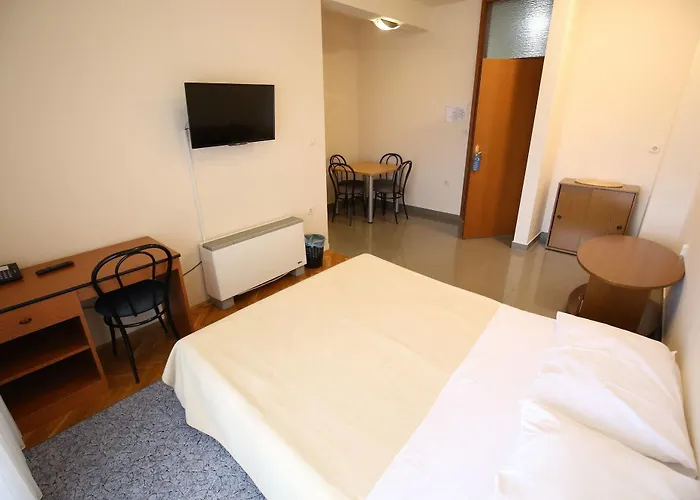 Otel Lucija