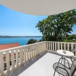 Lucija Otel Posedarje
