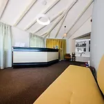Otel Lucija 4*