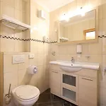 Otel Lucija