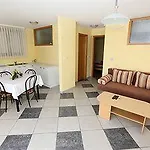 Otel Lucija 4*