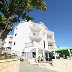 Lucija Otel Posedarje