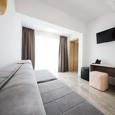 Lucija Hotell 4*