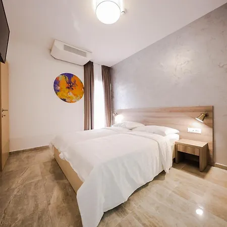 Lucija 4*