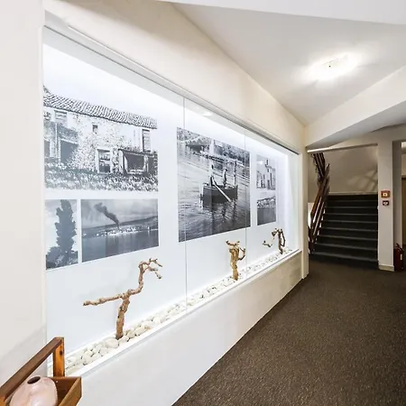 Hotell Lucija Posedarje