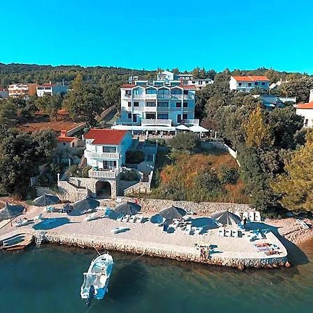 Hotel Lucija 4*