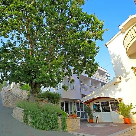Lucija Hotel