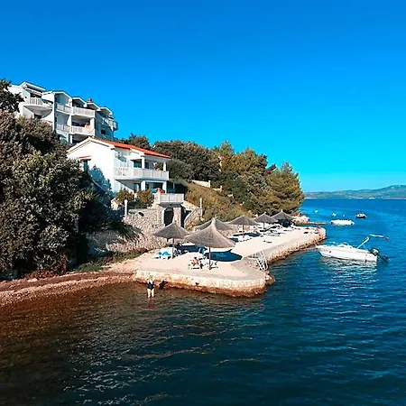 Hotel Lucija 4*