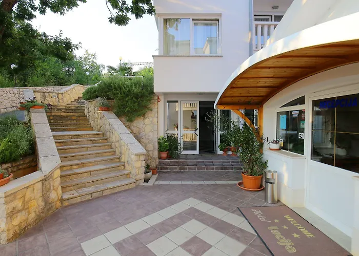 Отель Lucija 4*