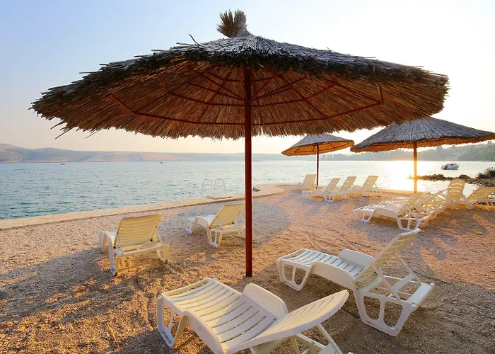 Hotell Lucija Posedarje